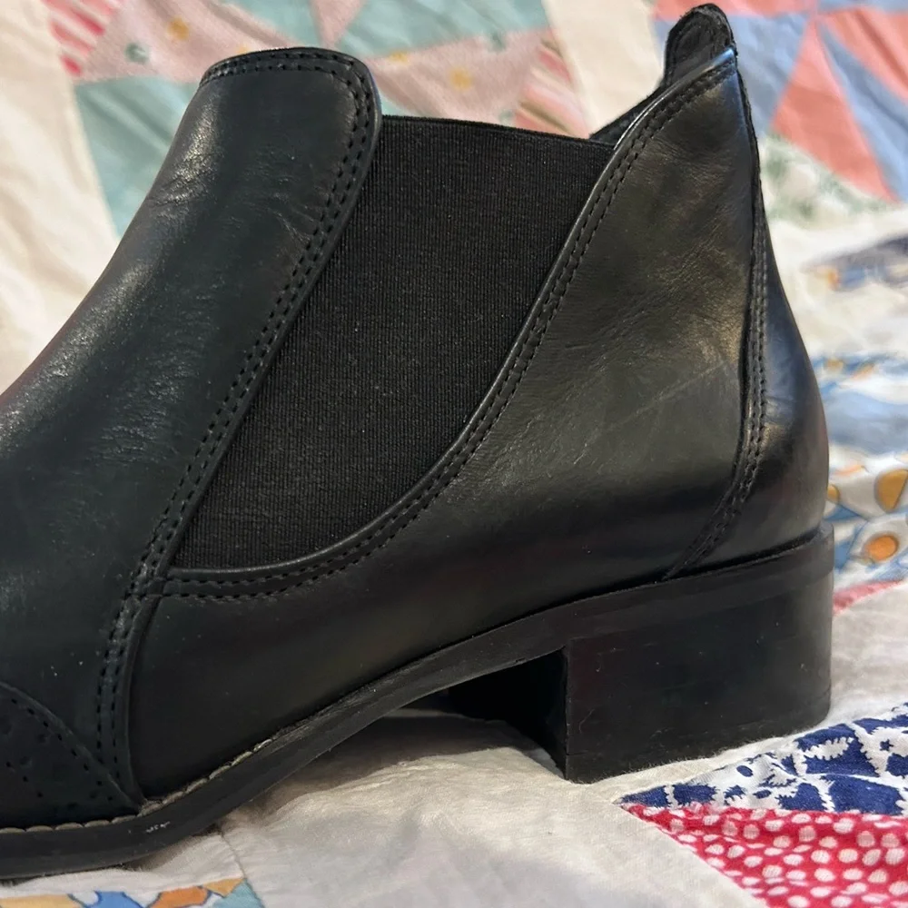Paul Green Black Leather Booties